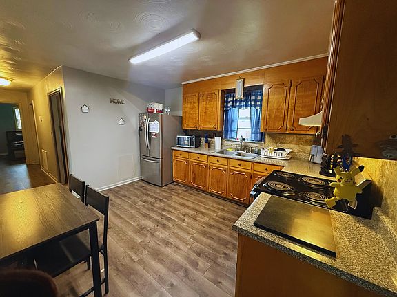 5th image of 531 Hyatt Dr