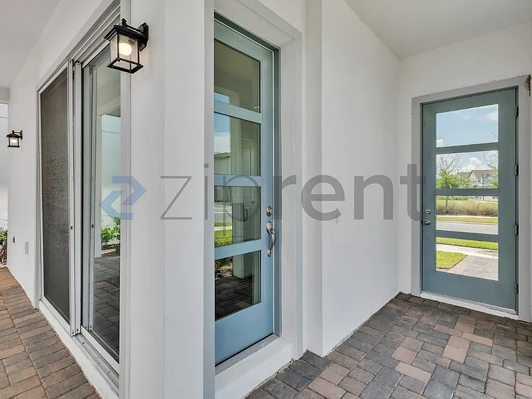 10382 Marconi Ave — Photo 2