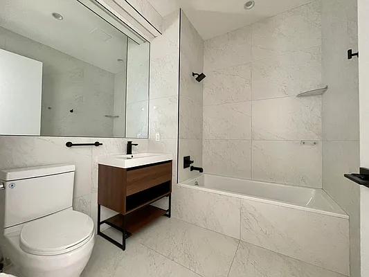 Rented by eRealty Advisors USA Inc | media 11