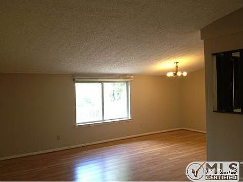 5th image of 1401 Tanglewood Dr