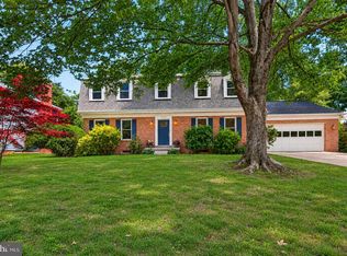 5410 Waycross Dr, Alexandria, VA 22310