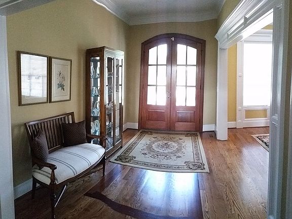 Entry/Foyer