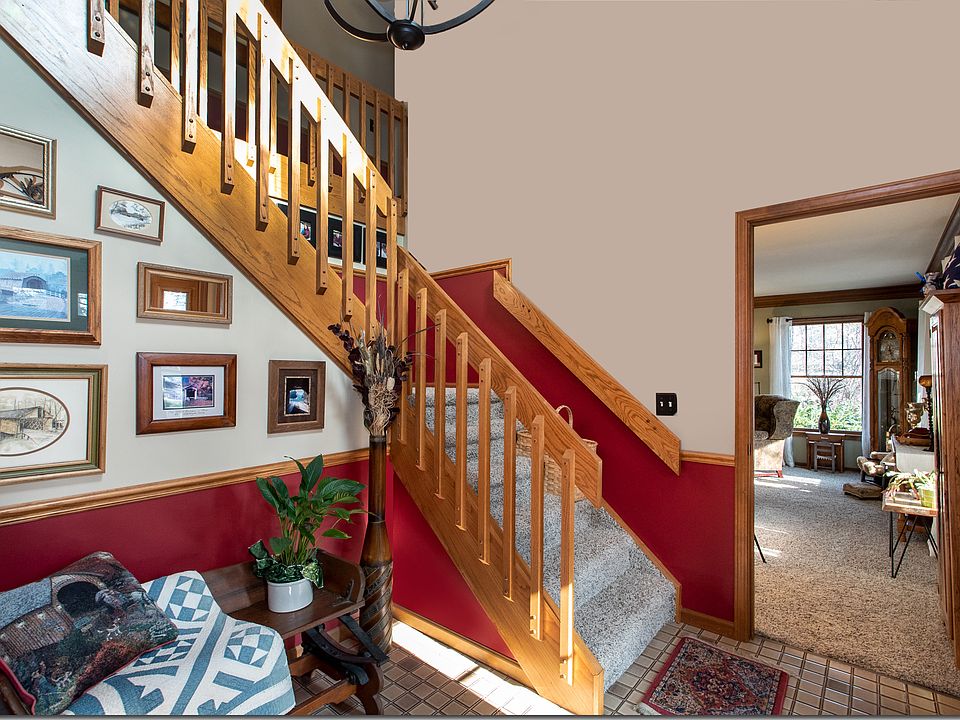 1st image of 400 W College St