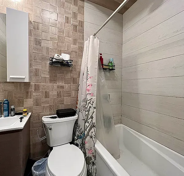 570 Evergreen Ave #2L — Photo 9