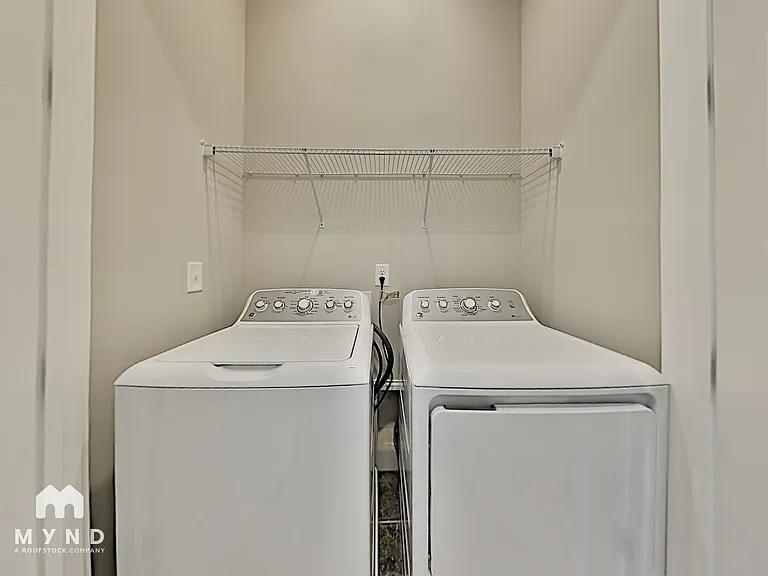 576 Broadview Pl NE — Photo 22