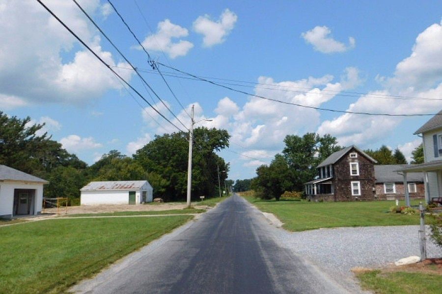 2nd image of 5818 Puckum Rd