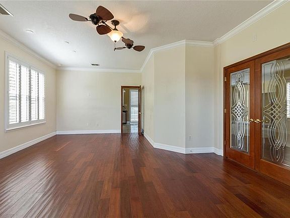 4th image of 642 Park Forest Ct