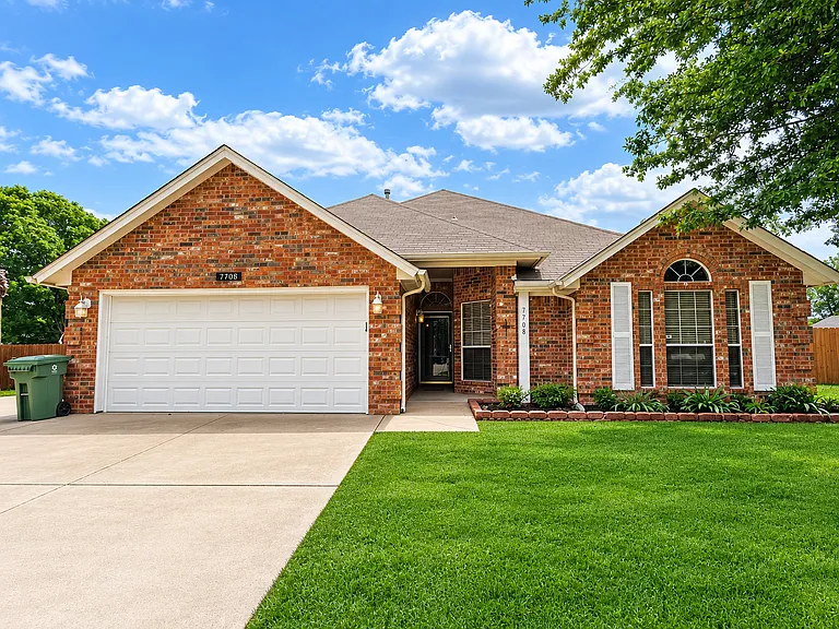7708 Chandler Ct — Photo 2