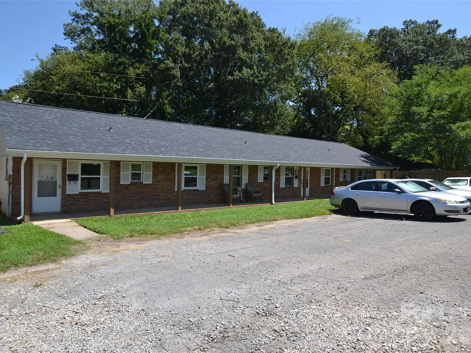 2 bed, 1.0 bath, 810 sqft, $1,095 — Photo 3