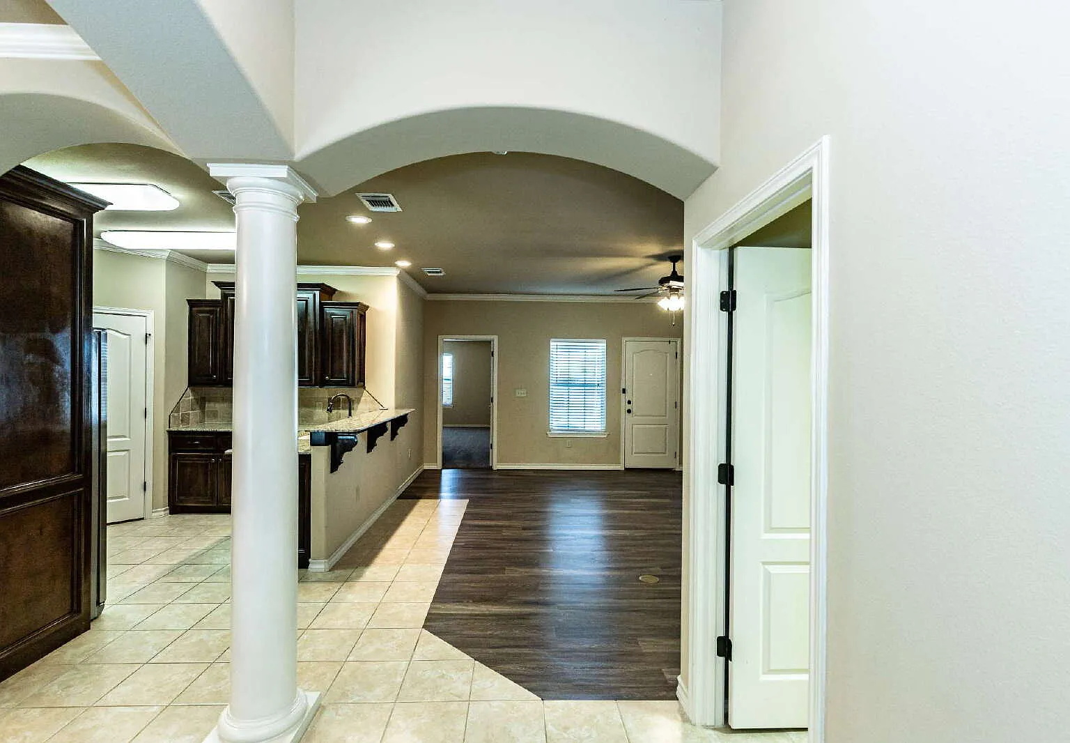 3 bed, 2.0 bath, 1815 sqft, $1,995 — Photo 3
