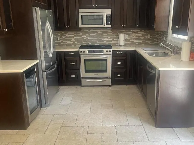 14 Chopin Dr — Photo 6