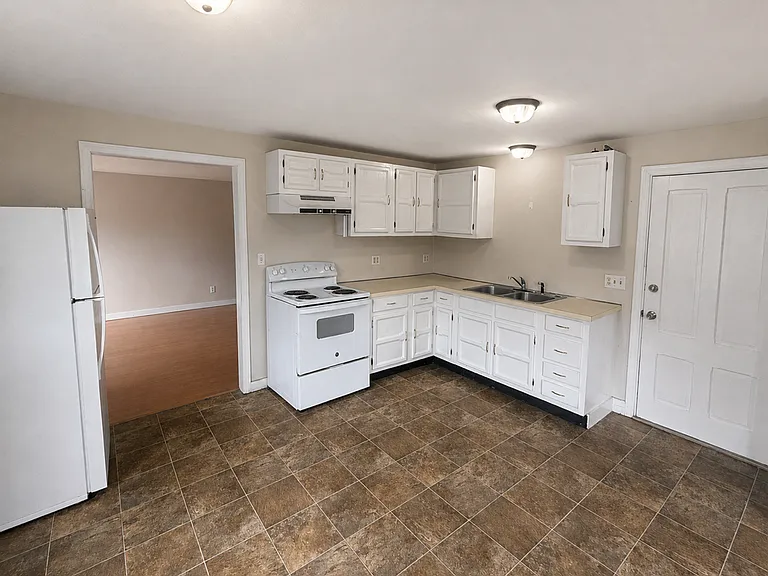 52 Ring St — Photo 3