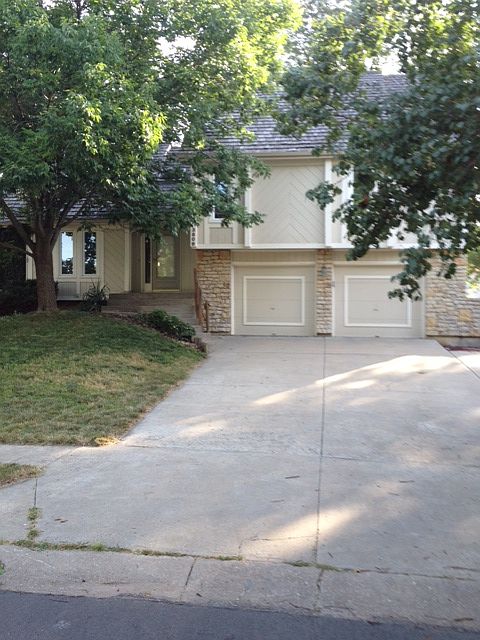 1st image of 3809 NE Beechwood Dr