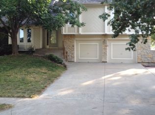 3809 NE Beechwood Dr, Lees Summit, MO 64064