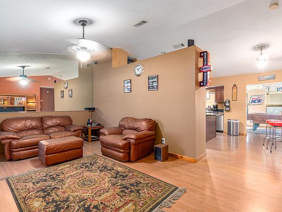 5th image of 355 NW Dearman St