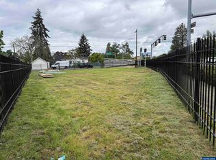 800 17th St SE, Salem, OR 97302