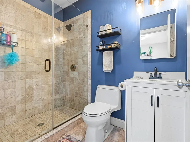 118 Saxton St #3 — Photo 18