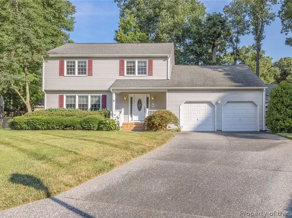 11 Bradford Cir, Newport News, VA 23602