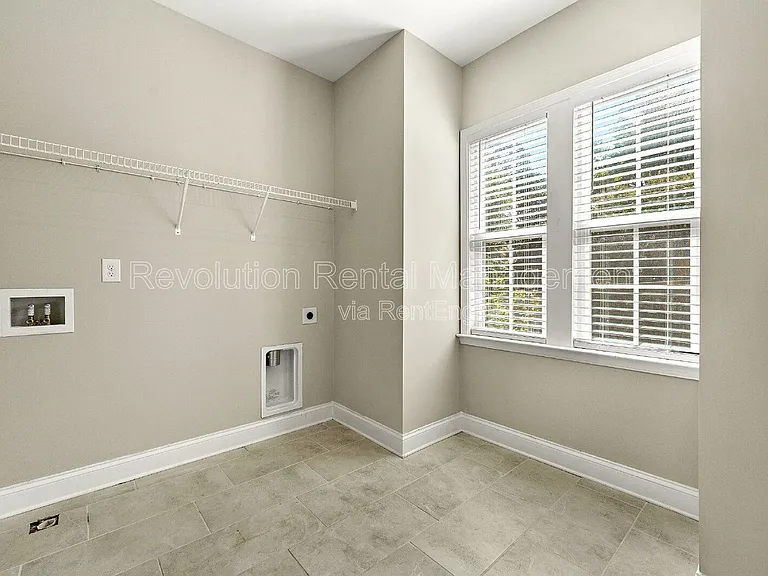 105 W Dixie Ave SE — Photo 15