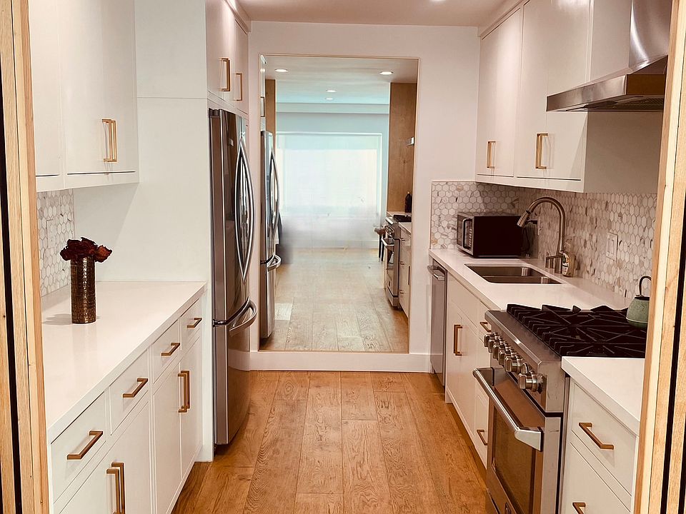 GOURMET KITCHEN