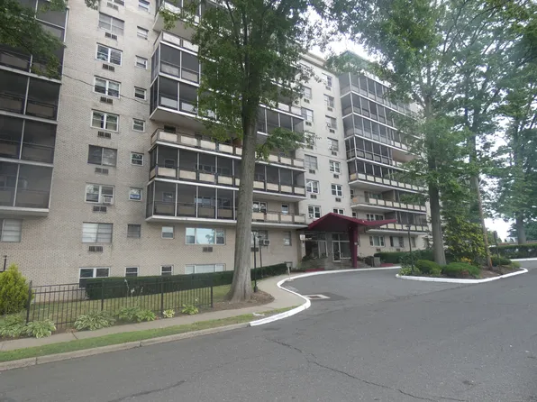80 Cartright Street #2M, Bridgeport, CT 06604