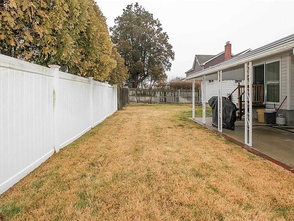 4th image of 208 1st Ave