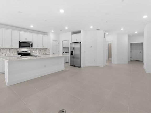 4th image of 5693 Mayflower WAY W #1102