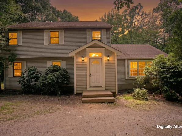 12 Anne Drive, Hampstead, NH 03841