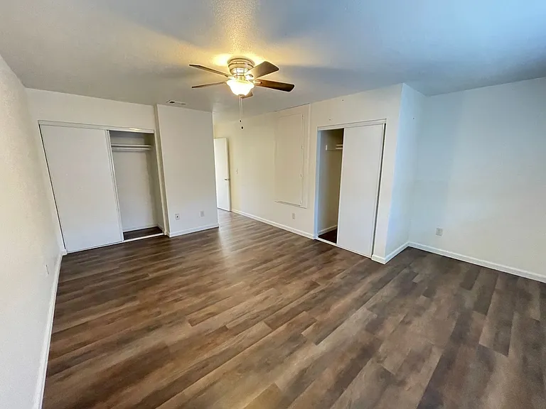 160 (1077 Alaska) — Photo 12