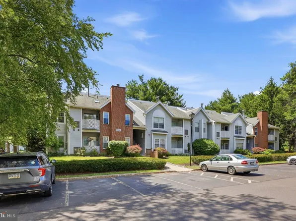 502 Diamond Dr, Newtown, PA 18940
