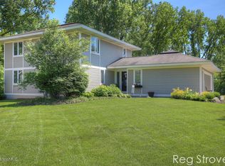 2276 Midvale St NE, Grand Rapids, MI 49505