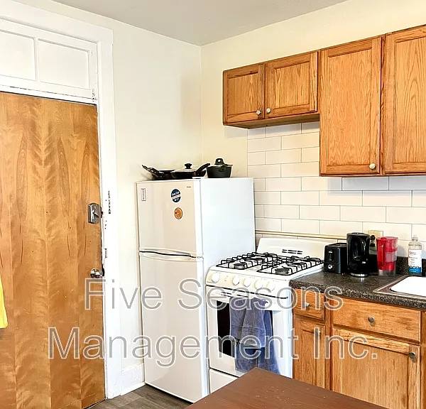 19 Grant St #6 — Photo 8