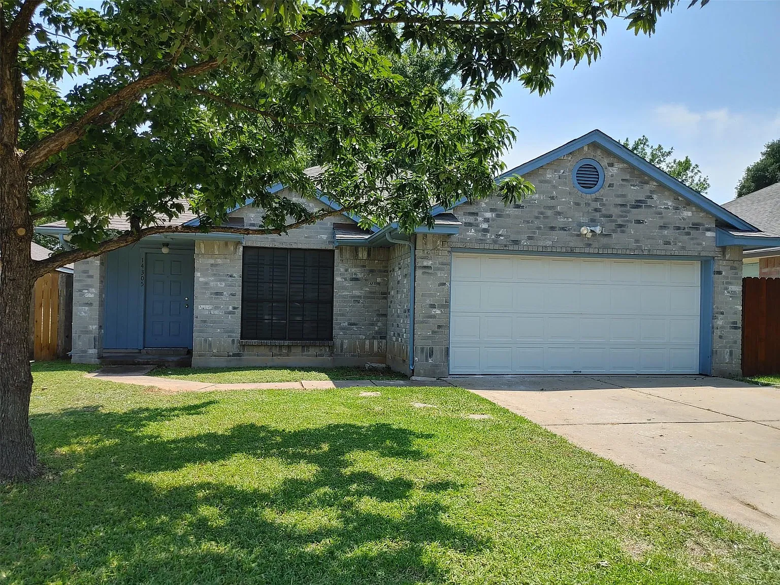 3 bed, 2.0 bath, 1347 sqft, $1,795 — Photo 1