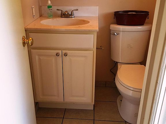 5th image of 632 Shadywood Ln