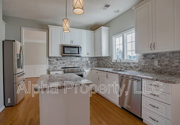 120 Windsong Dr — Photo 9