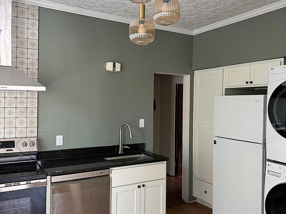 4th image of 901 Barland St #901