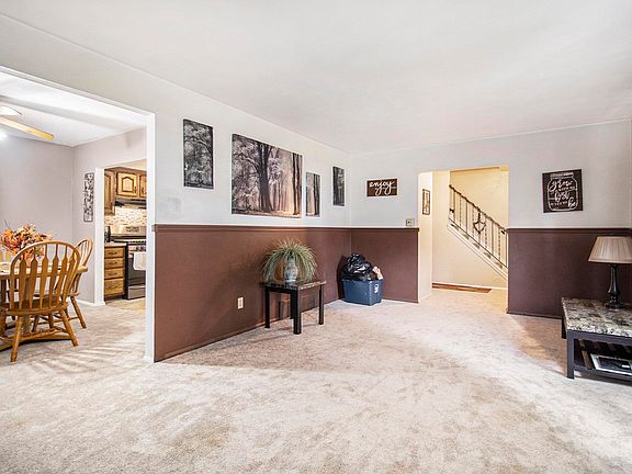 5th image of 22918 Bradford Ct