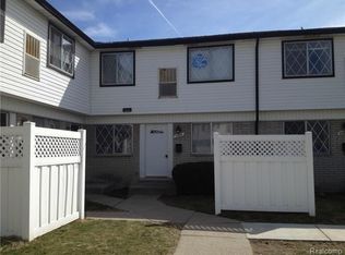 24883 Mayfair St, Flat Rock, MI 48134