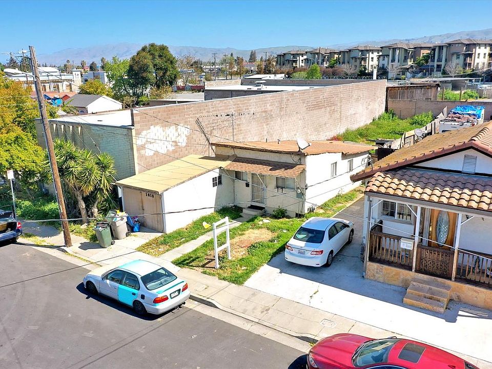 2nd image of 1018 N 12th St