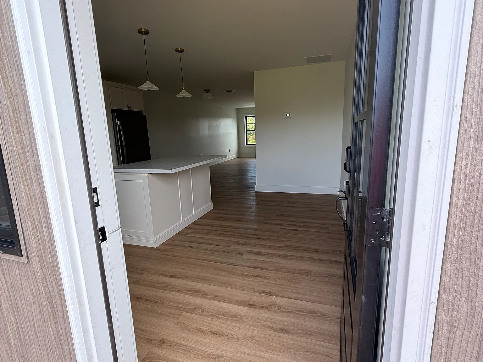 1 bed, 820 sqft, $1,350 — Photo 4
