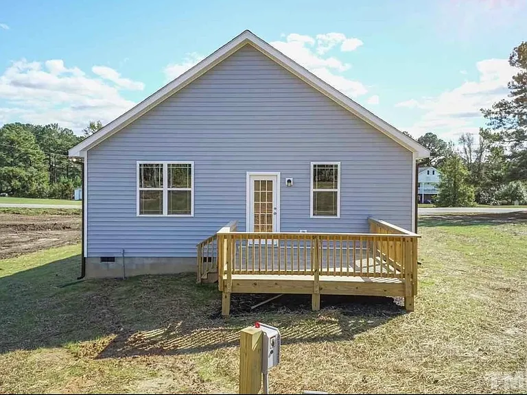 282 Parker Rd — Photo 4