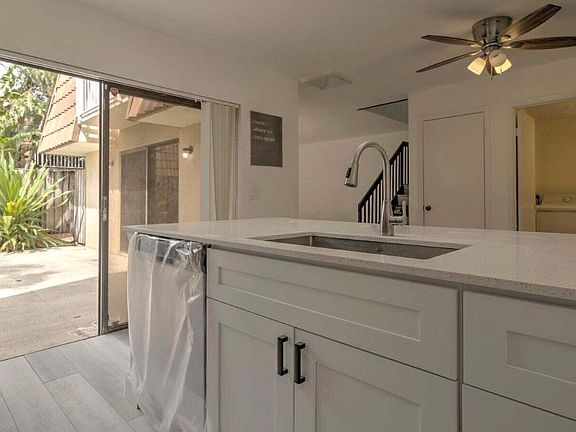 4th image of 593 Green Springs Pl