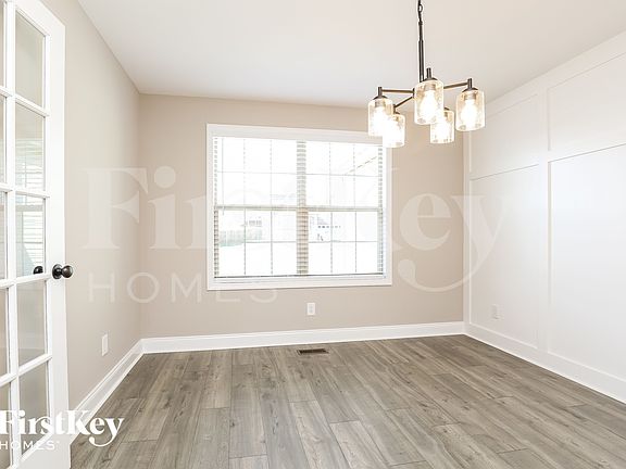 5th image of 709 Banister Dr