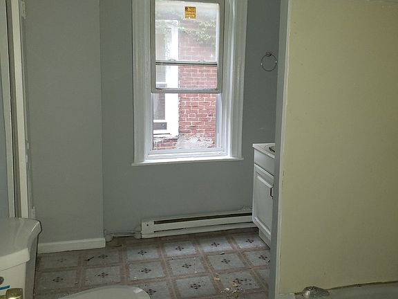 4th image of 4522 N Broad St Floor 2