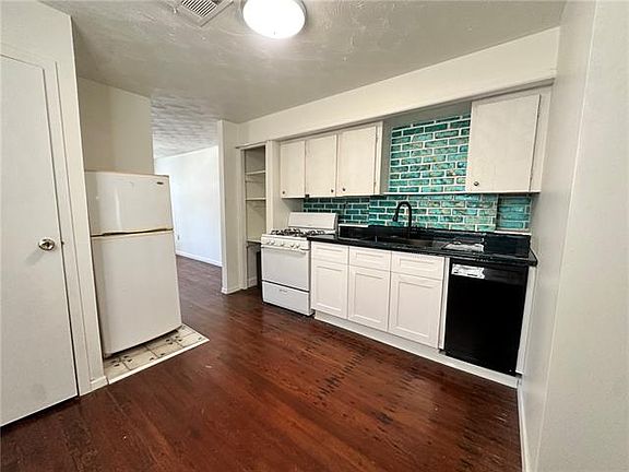3rd image of 523 Spain St