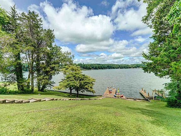 2nd image of 1110 S Lakeshore Dr