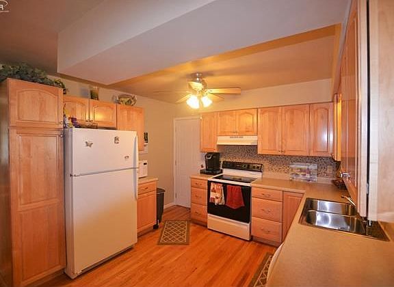 4th image of 7100 Fairgrove Dr