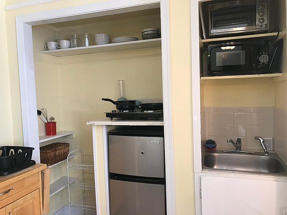 3rd image of 126 Union Ave