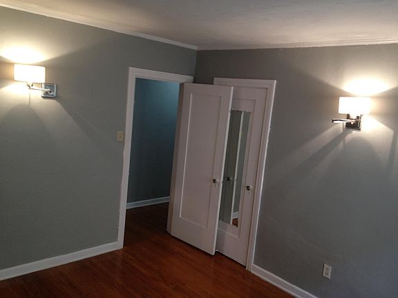 4th image of 7517 Lexington Ave #1/8