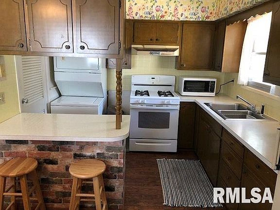 5th image of 234 E South St